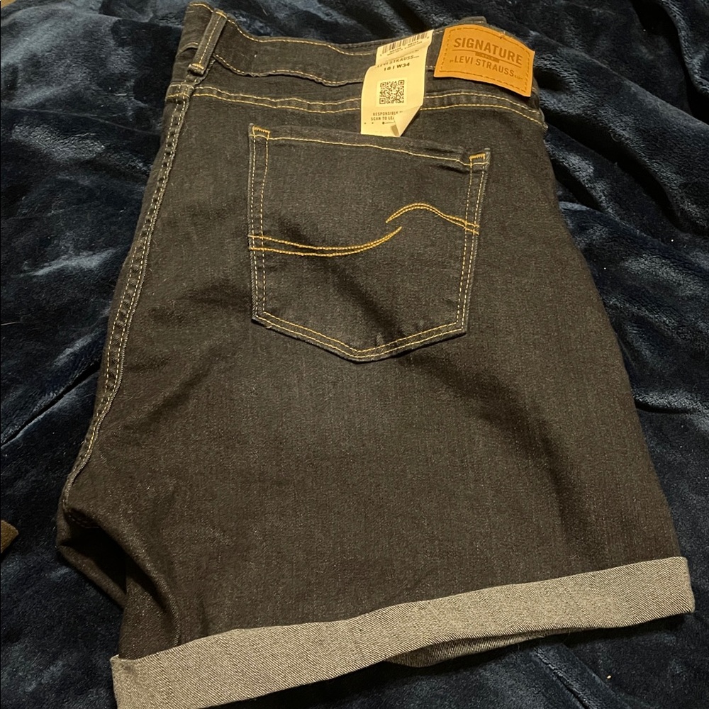 NWT Levi's Signature Dark Blue Denim Shorts